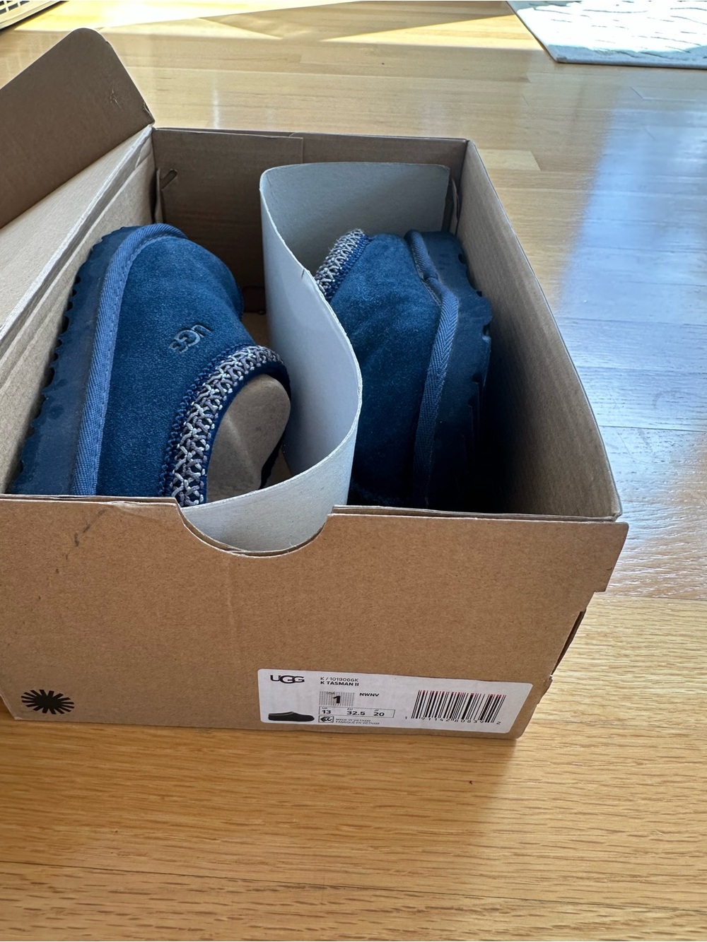 Ugg girls Tasman II Navy size 1